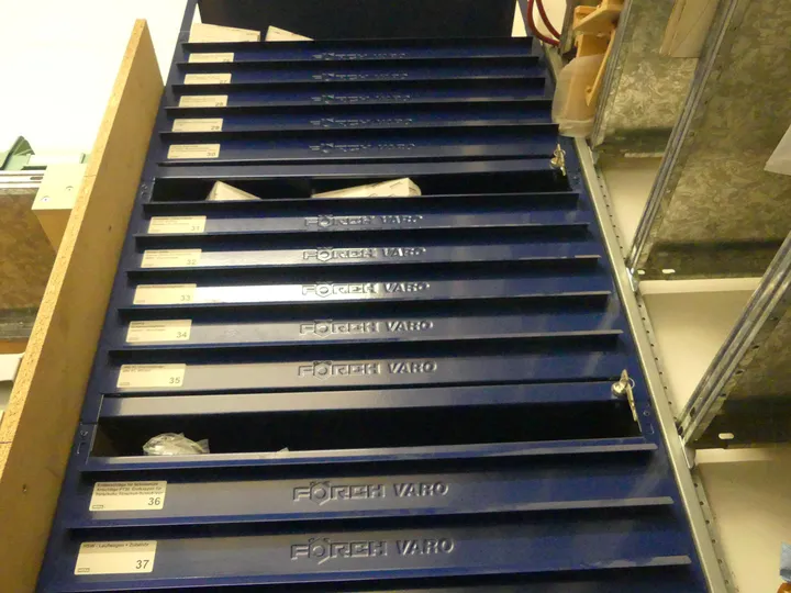 Förch Varo Kleinteilemagazin, mit Inhalt Maße in cm ca. 78 x 40 x 340